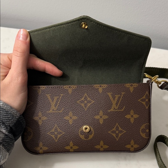 Louis Vuitton Felicie Strap & Go Crossbody Bag - RARE & AUTHENTIC - Picture 8 of 9